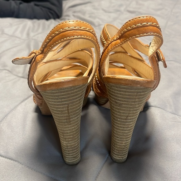Coach Brynn Leather Tan Sling Back Strappy Heels Size 8 - Picture 5 of 12